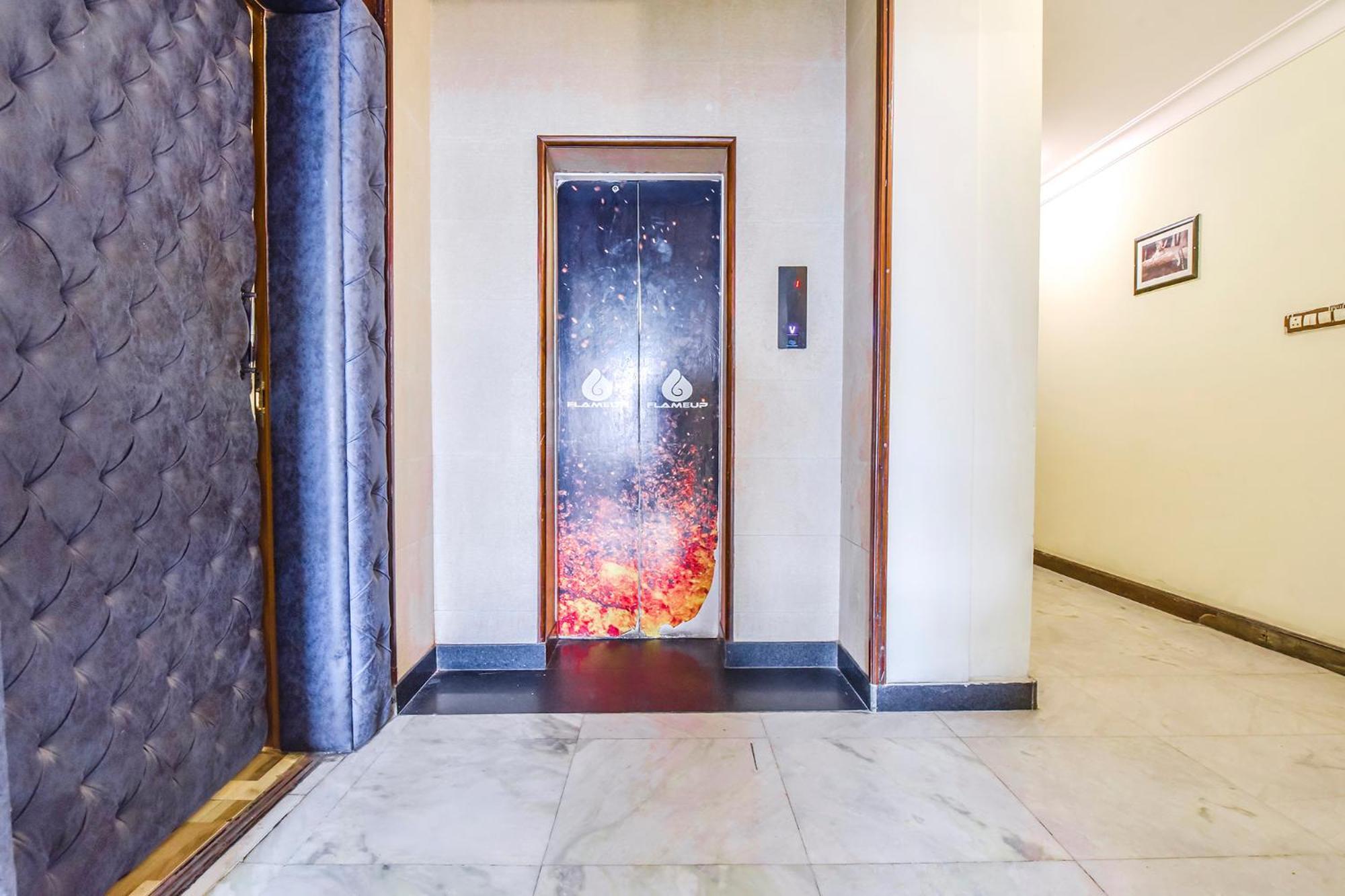 Collection O Hotel Four Boutique Kukas Kültér fotó